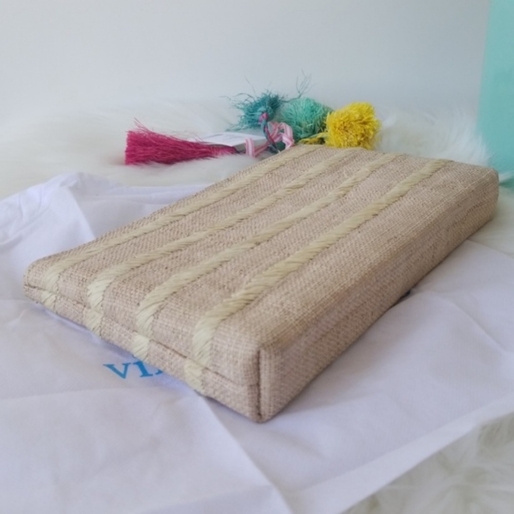 NWT Kayu by Vineyard Vines Woven Clutch Stripe Pom - Picture 5 of 6